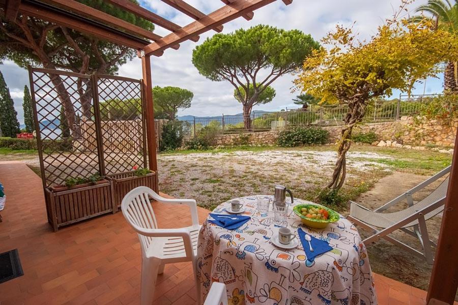 Residence Le Grazie Est Capoliveri Kültér fotó